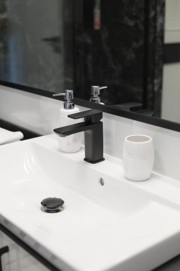 Capital Towers - Apartament Modern Z Widokiem Na Rzeke Rzeszów Kültér fotó