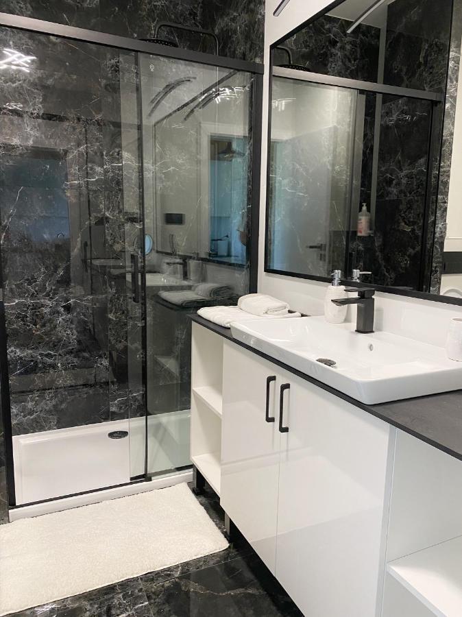 Capital Towers - Apartament Modern Z Widokiem Na Rzeke Rzeszów Kültér fotó