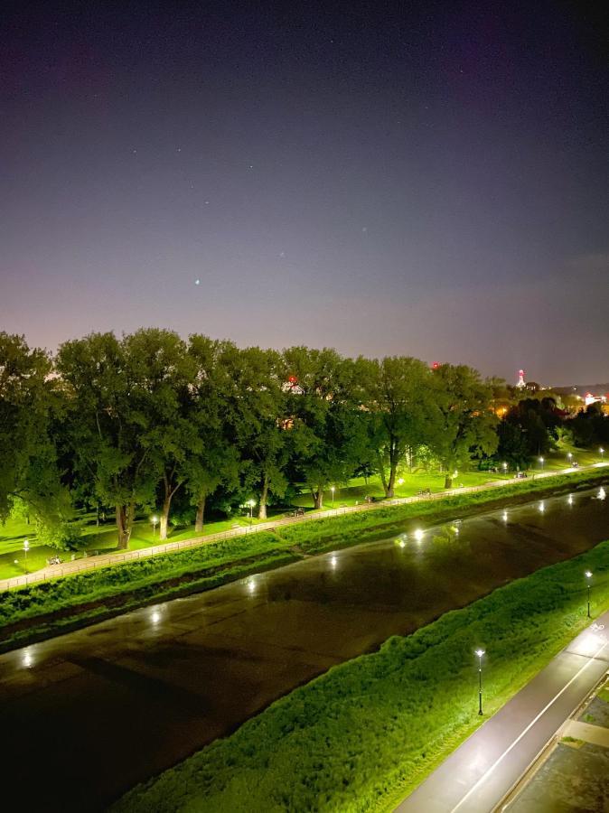 Capital Towers - Apartament Modern Z Widokiem Na Rzeke Rzeszów Kültér fotó