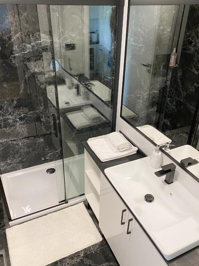 Capital Towers - Apartament Modern Z Widokiem Na Rzeke Rzeszów Kültér fotó